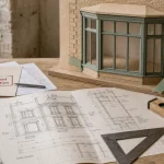 Hangar aménagé en maison : plan de travaux et équerre pour permis PLU